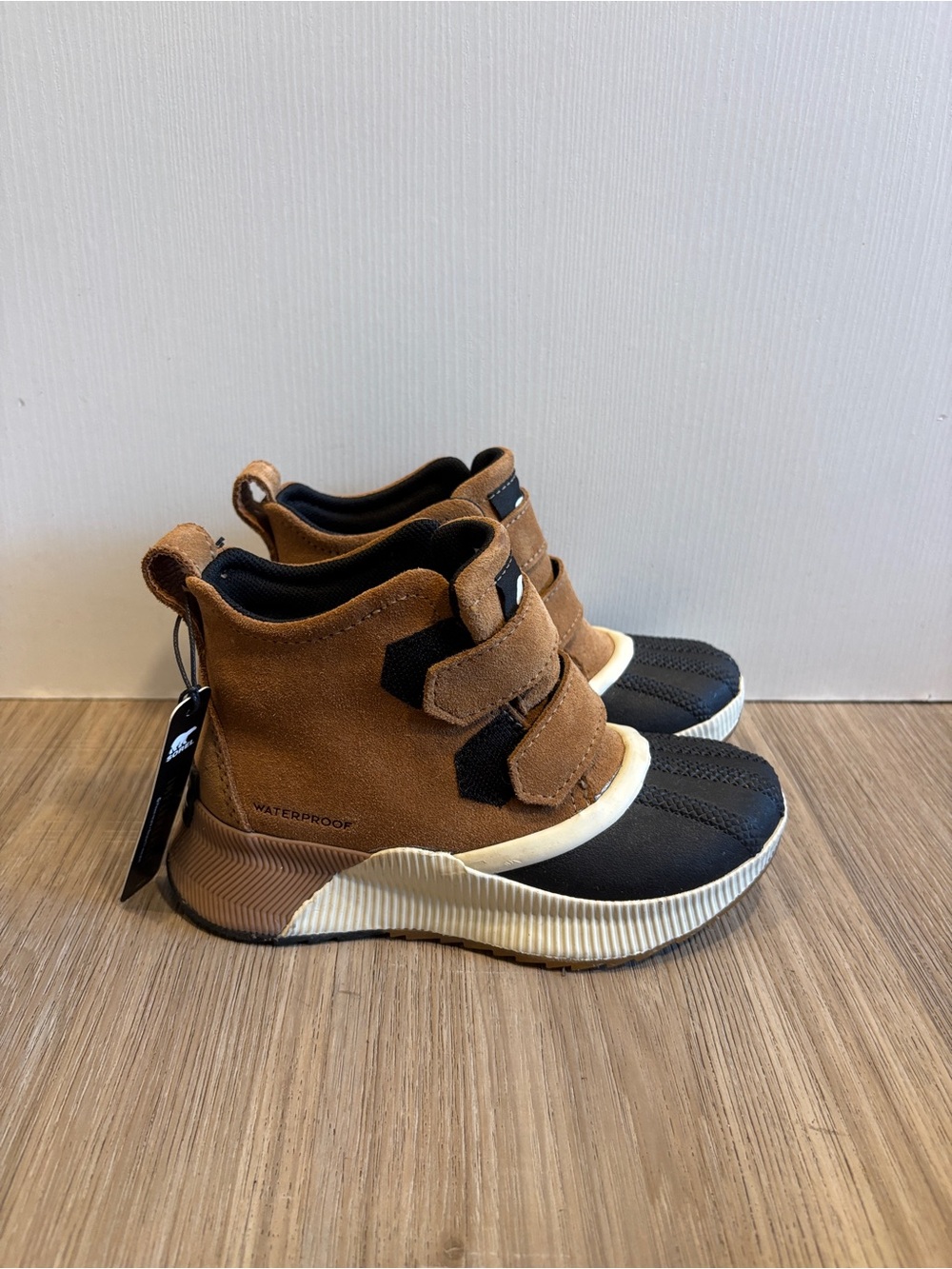 New Sorel Kids Out N About Classic Waterproof Suede Boots Tan Black Size 12